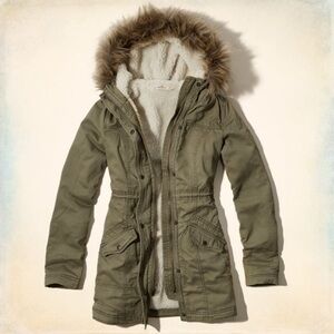 •Hollister• Sherpa Lined Parka Jacket